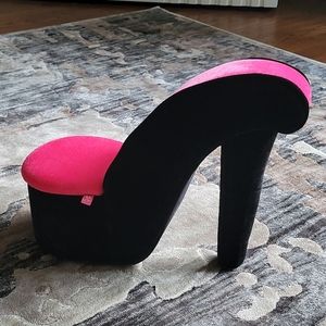 Decorative shoe shape storage piece